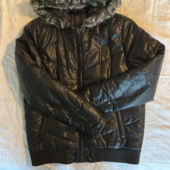 DC Puffer Jacket -M - Picture 4 of 5